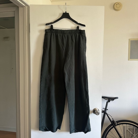 SKIMS Dark Green Wide Leg Fleece Comfy Oversized Sweatpants Lounge Pants size M - Picture 4 of 7